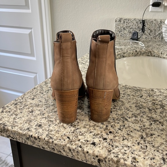 Boots - Picture 3 of 3